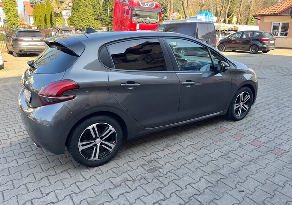 Peugeot 208 cena 32500 przebieg: 124488, rok produkcji 2018 z Goleniów małe 106